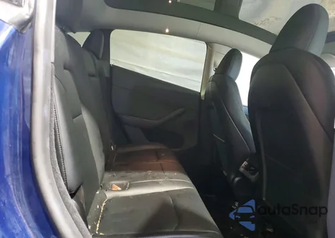 2023 Tesla Model Y z USA, uszkodzony, nr VIN 7SAYGDEE5PA122844